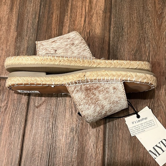 🐄 NWT Myra brand leather and cow hide“Spruce-Up” style flats - Picture 13 of 13
